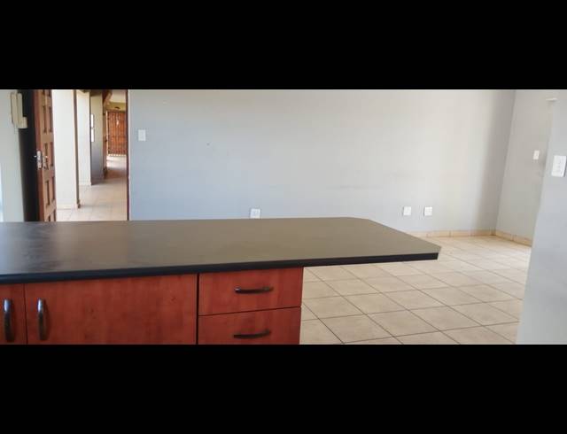 2 BEDROOM APARTMENT TO LET IN REYNO RIDGE
